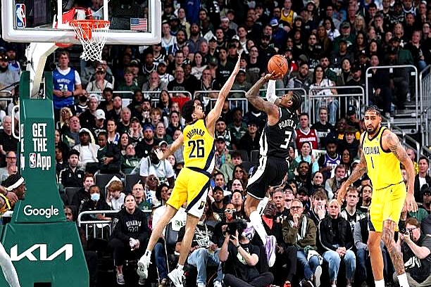 雄鹿新援表现出色,提升球队整体实力 雄鹿新援表现出色,提升球队整体实力