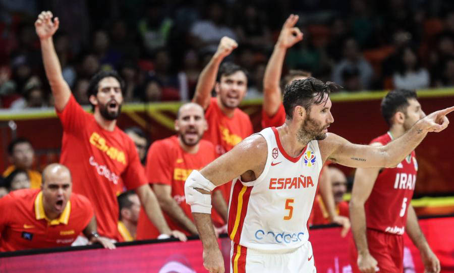 西班牙篮球明星续约球队，期待新赛季表现