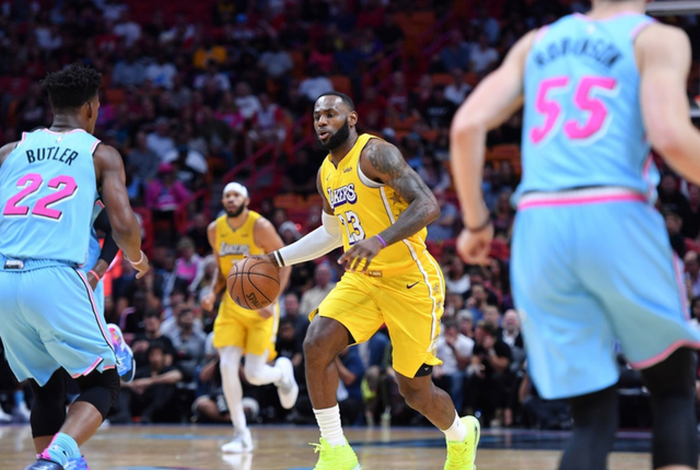 包含热火队主场获胜!观众掌声不断的词条 包含热火队主场获胜!观众掌声不断的词条