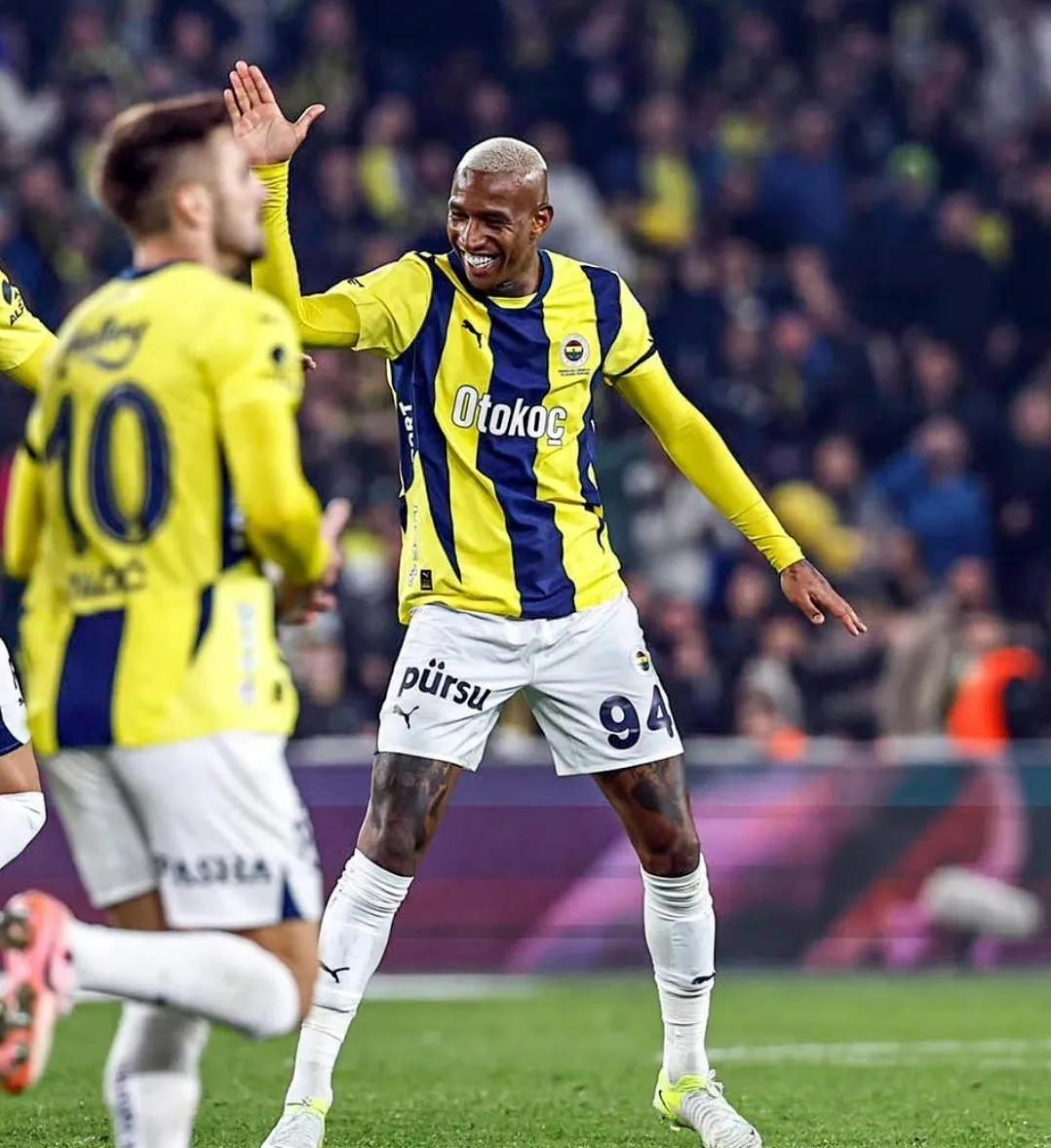 关于纠结判罚!VAR引发群众争议,球迷情绪激动的信息 关于纠结判罚!VAR引发群众争议,球迷情绪激动的信息