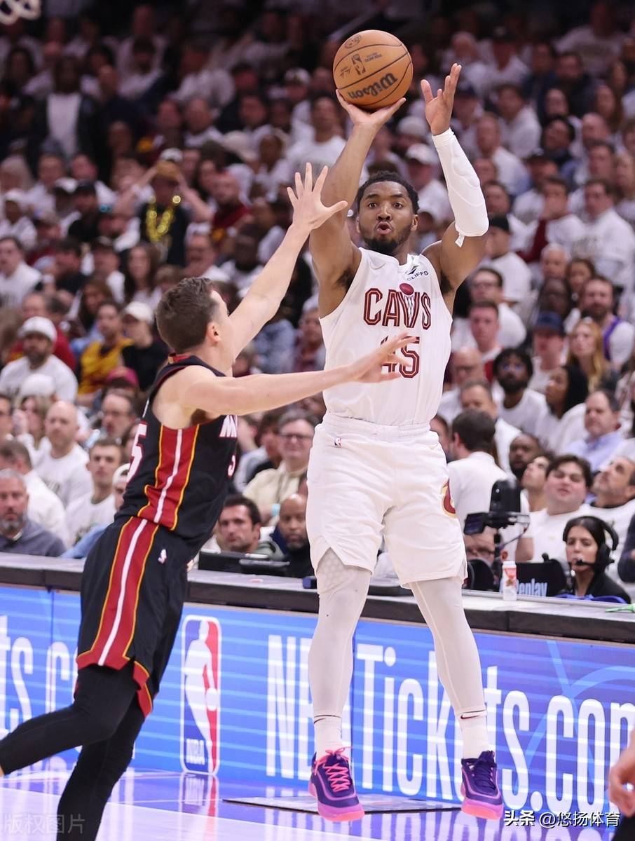 国王轻取热火B队，乔治·希尔统治全场的简单介绍