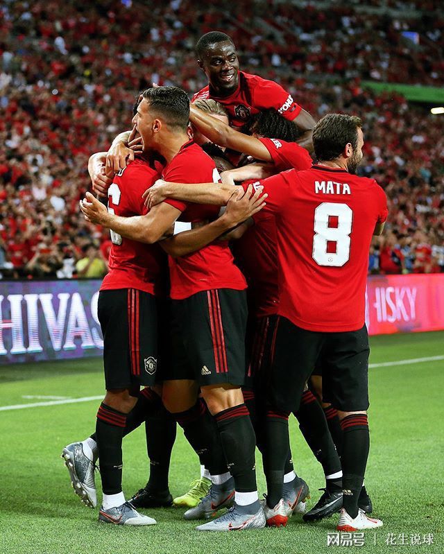 关于拜仁翻盘英格兰，阿奎罗一己之力扛起全队的信息