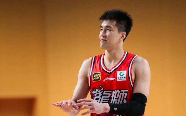 关于四川队翻盘山东队，郭艾伦统治全场的信息